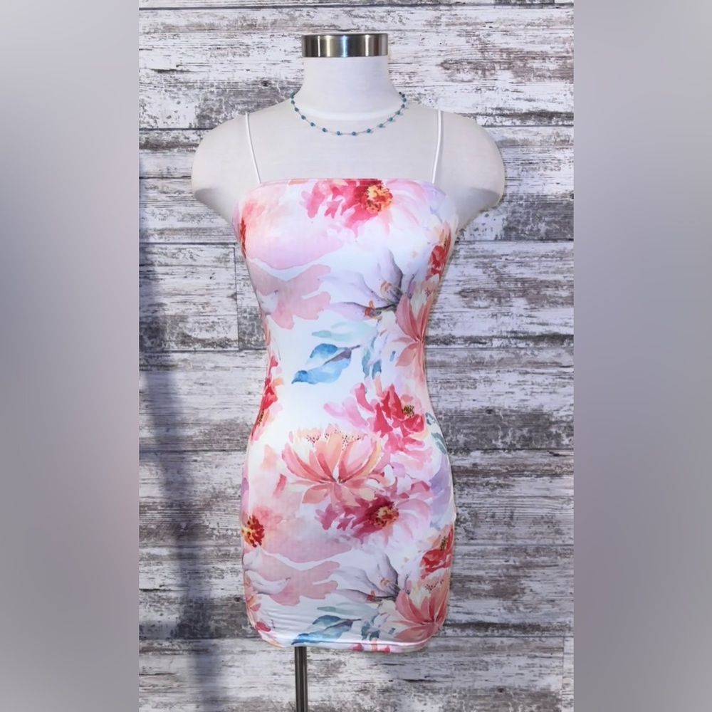 3/$30 🍀Floral Bodycon Dress